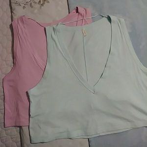 Two Free People crop low-cut tops - XS&S